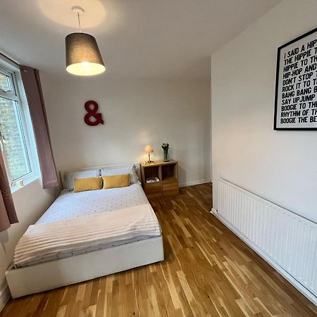 Charming 1-Bedroom Apartment Southfields, Londres Exterior foto