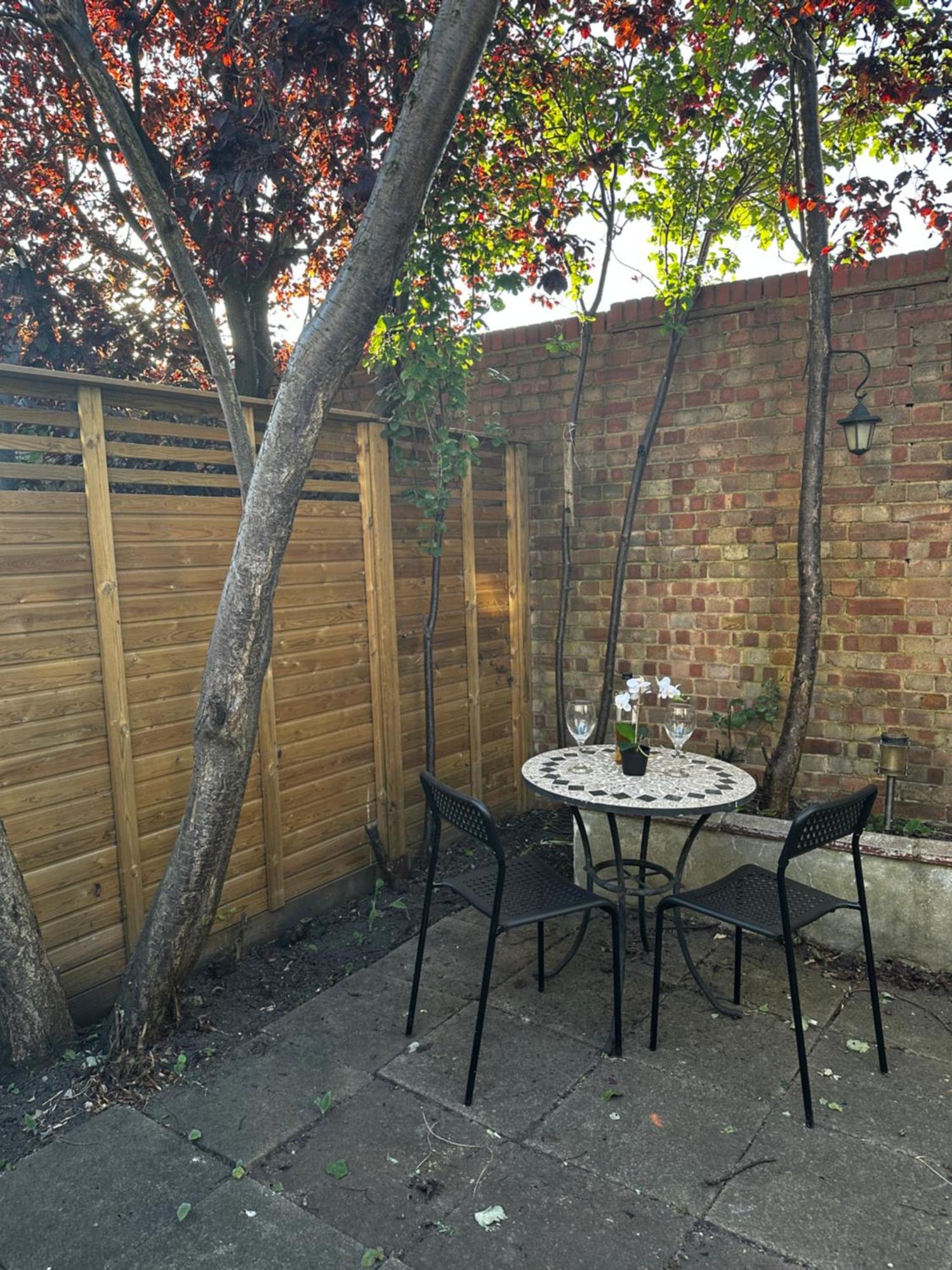 Charming 1-Bedroom Apartment Southfields, Londres Exterior foto