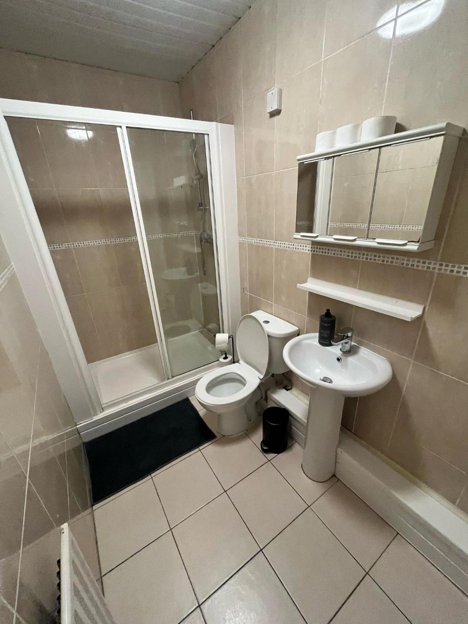 Charming 1-Bedroom Apartment Southfields, Londres Exterior foto