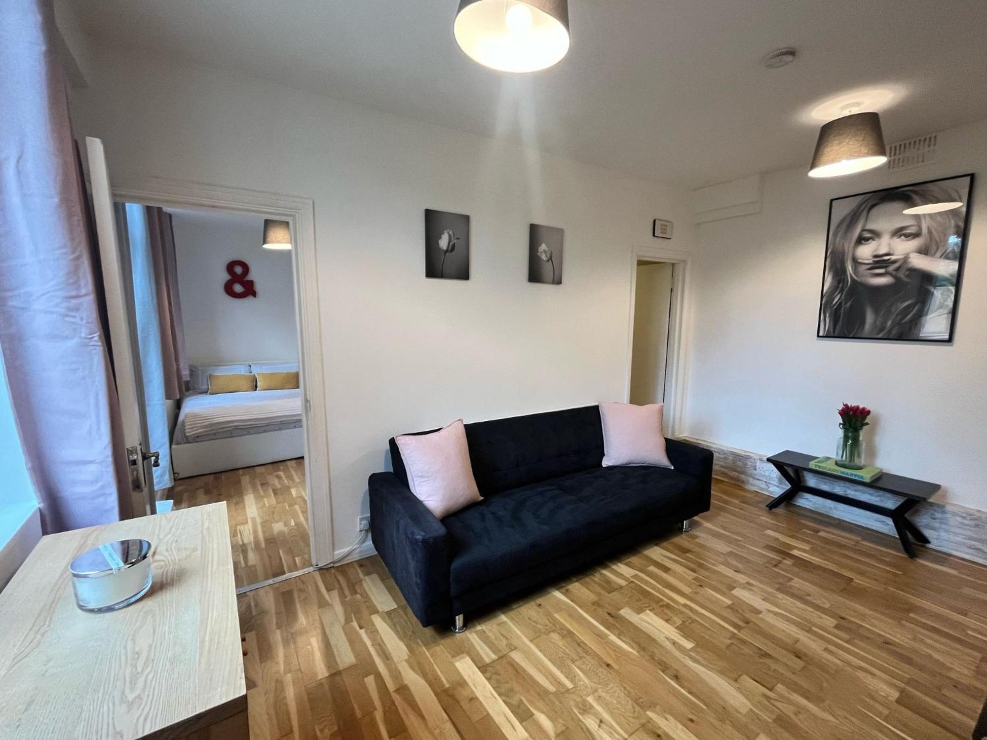 Charming 1-Bedroom Apartment Southfields, Londres Exterior foto